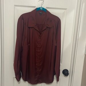 Perfect Fall blouse!! Torrid size 1 deep wine color